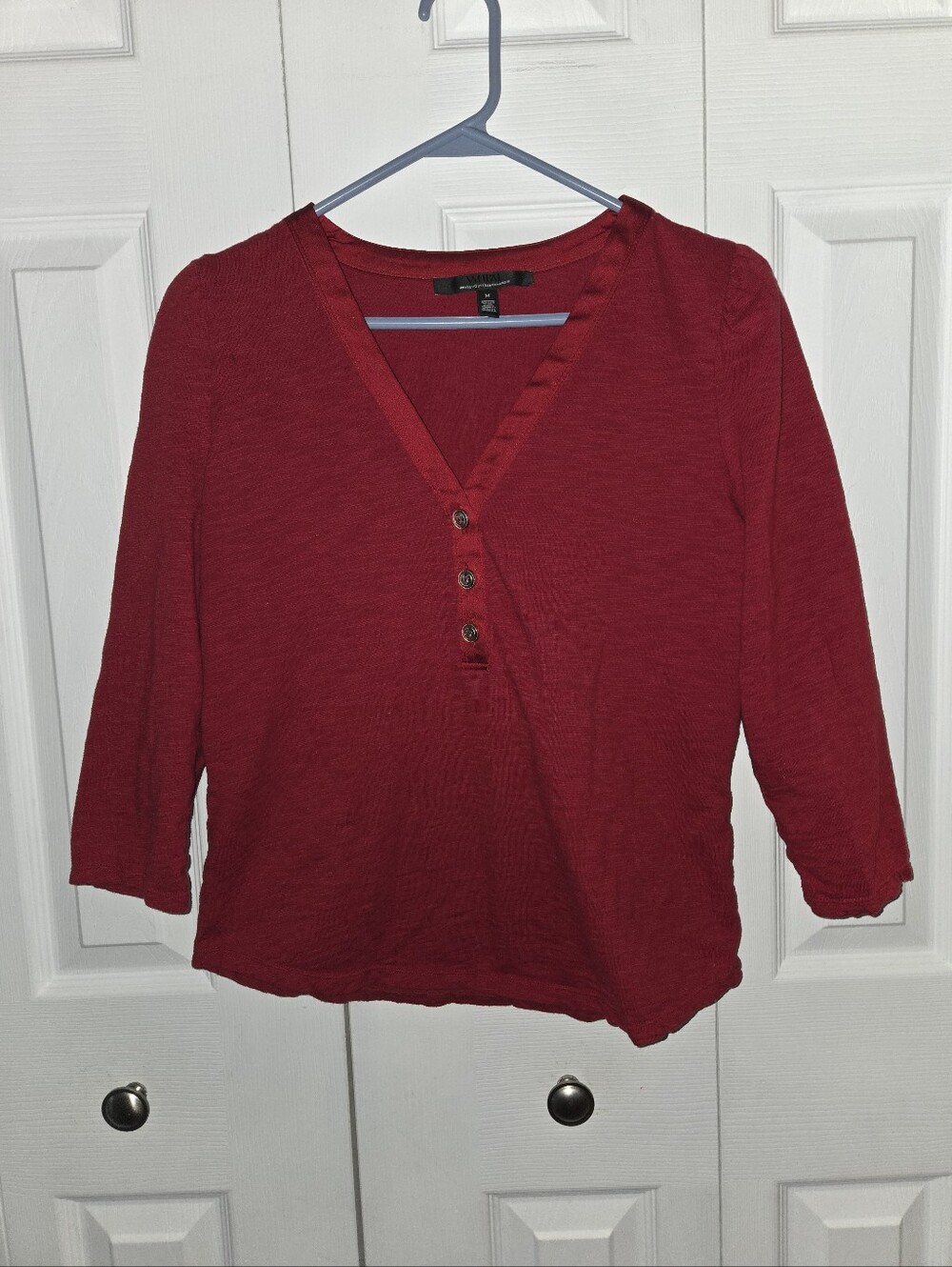 Womens White House Black Market Red V-Neck Henley Three Quarter Sleeve Top Sz MD
